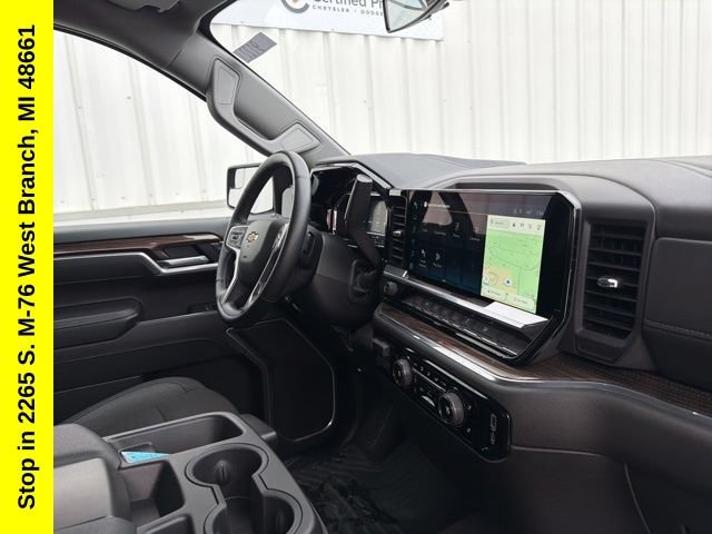 Used 2025 Chevrolet Silverado 1500 LT AWD/4WD image 37