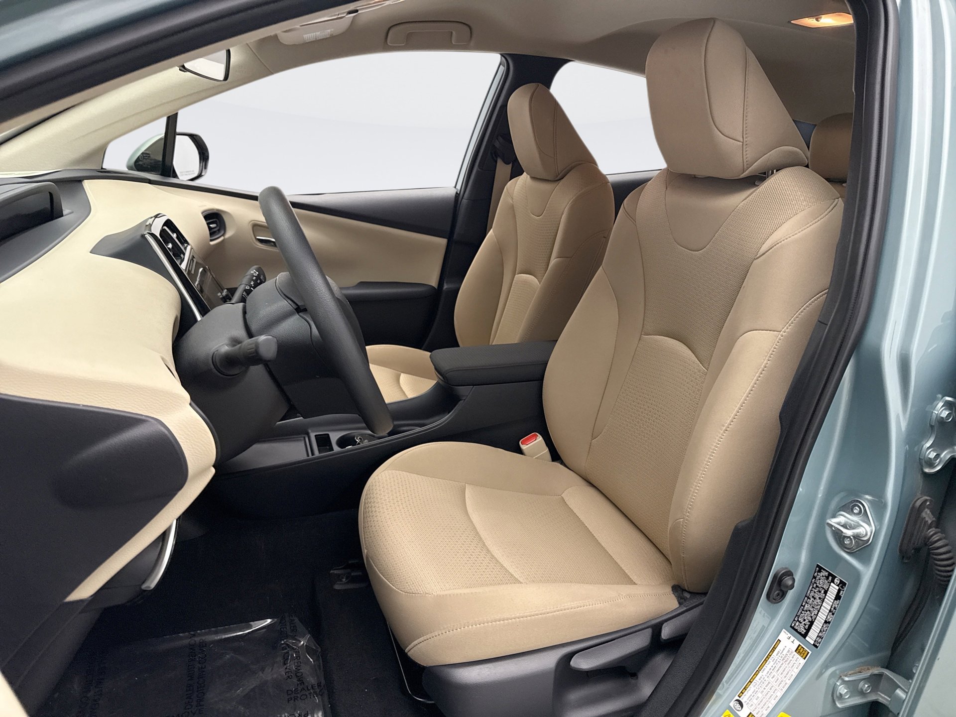 Used 2019 Toyota Prius LE image 11