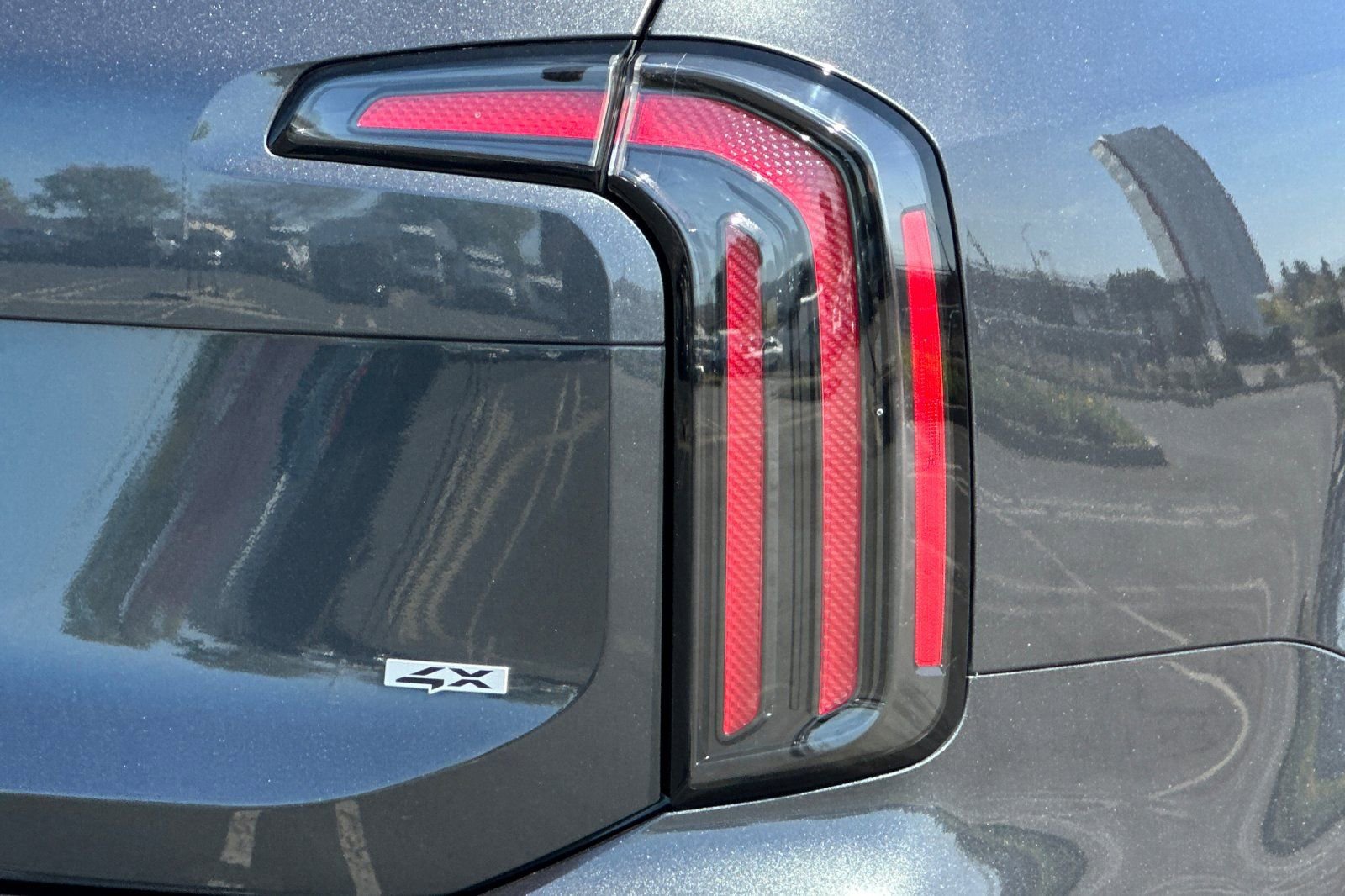 Used 2024 Kia Telluride EX image 54