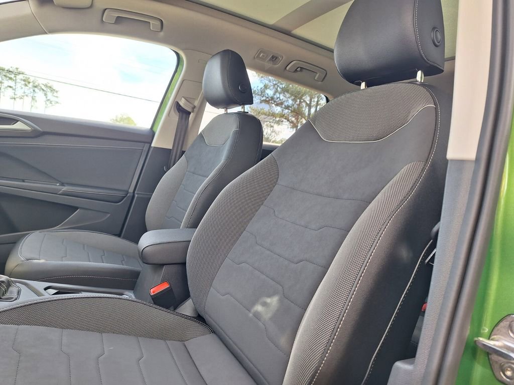 New 2026 Volkswagen Taos SE image 11