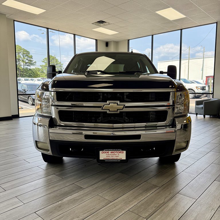 Used 2007 Chevrolet Silverado 2500 LT w/ EZ-Lift Tailgate Package image 2