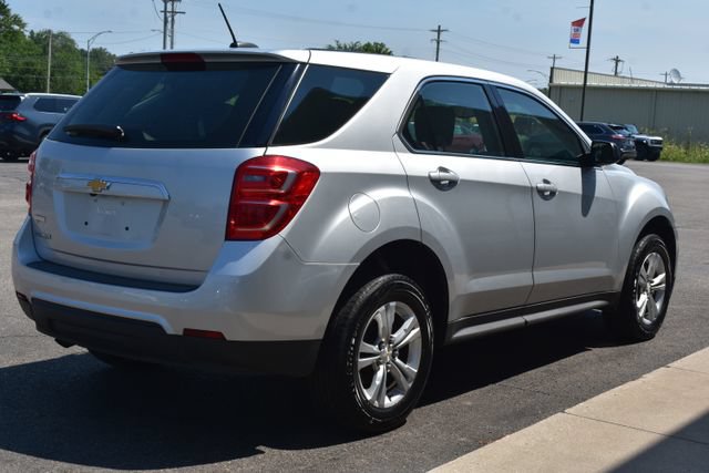 Used 2017 Chevrolet Equinox LS FWD image 9