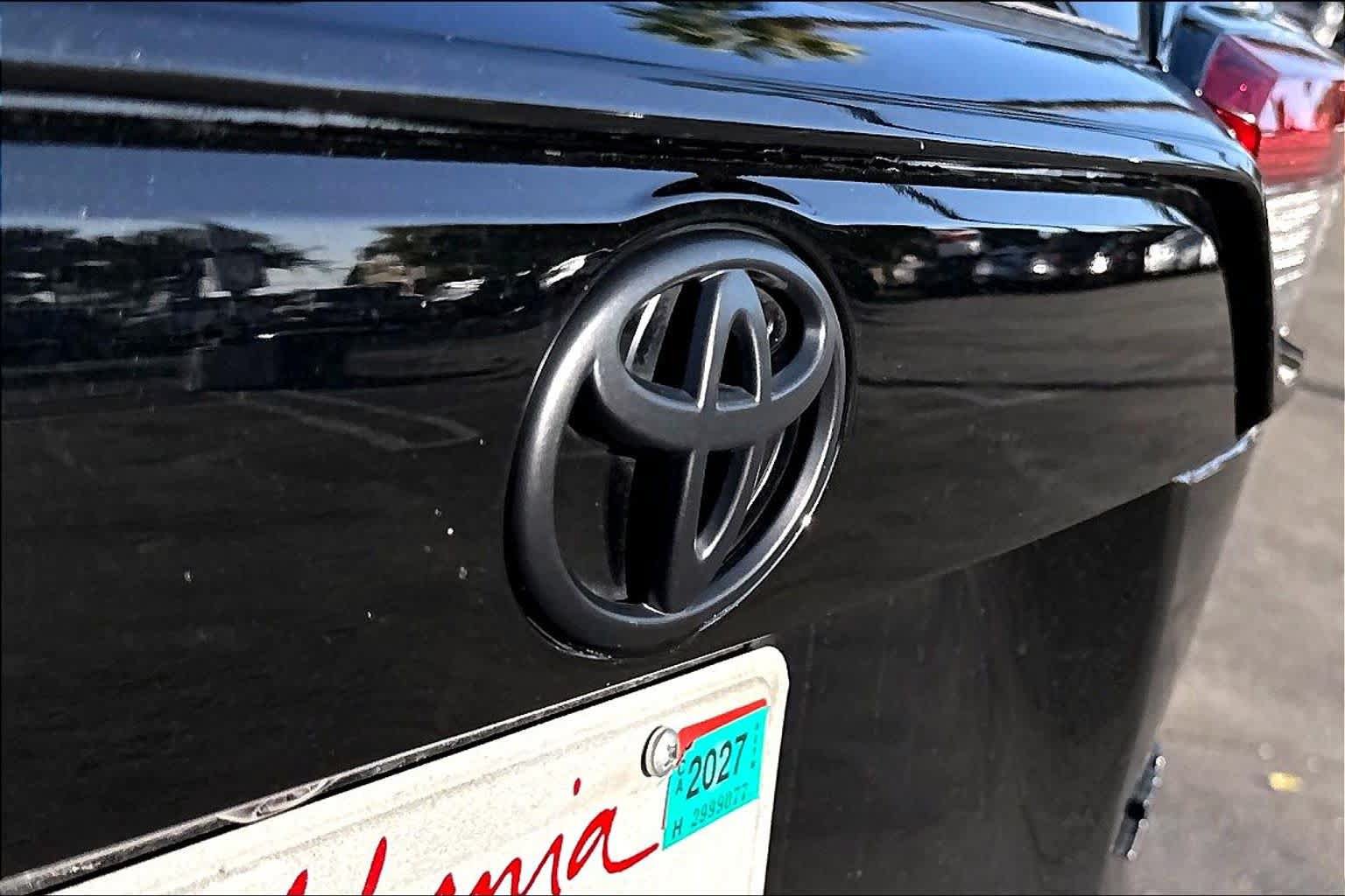 Certified 2025 Toyota RAV4 XLE w/ Convenience Package FWD image 30