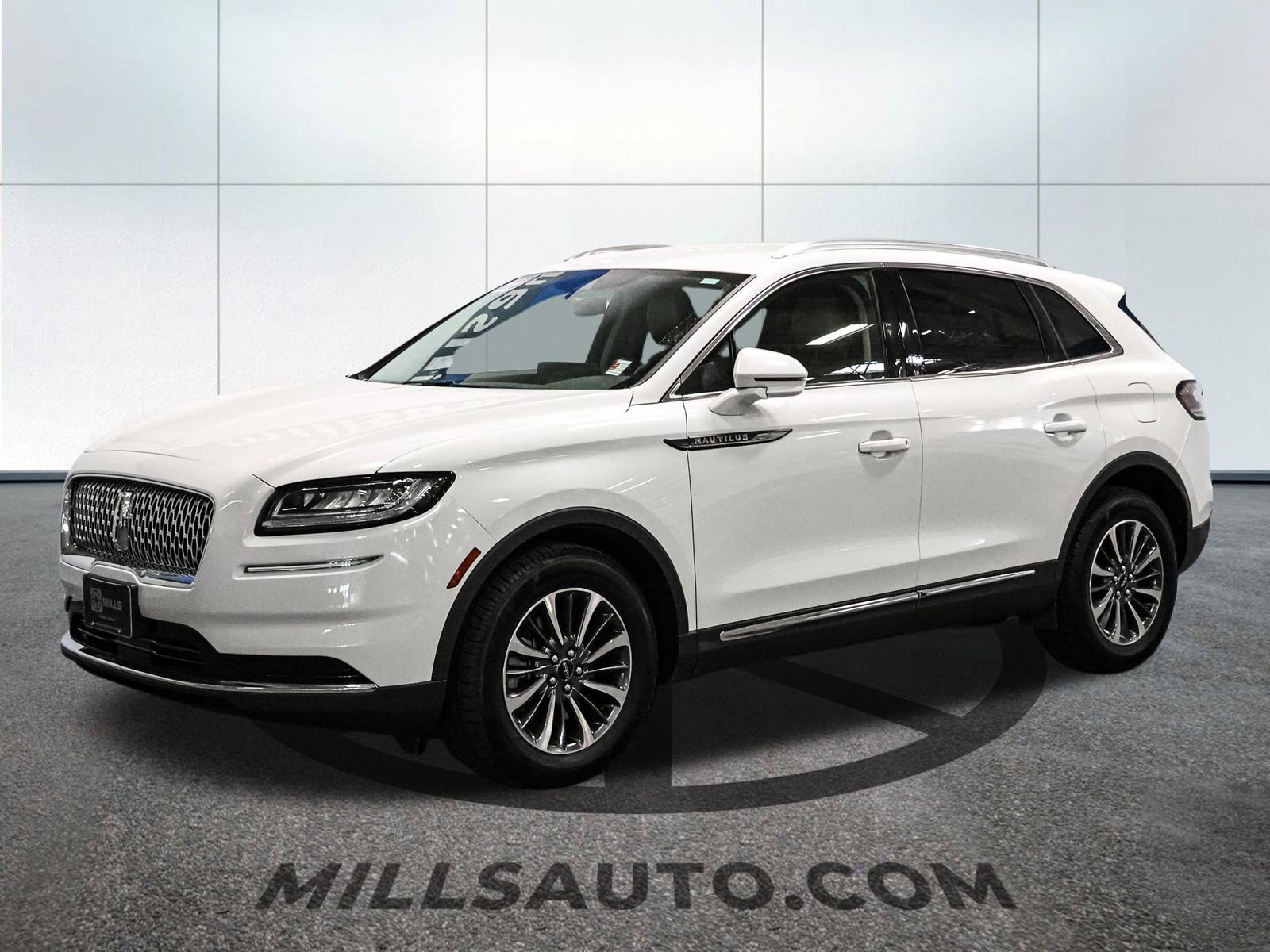 Certified 2022 Lincoln Nautilus AWD w/ Premium Package image 2