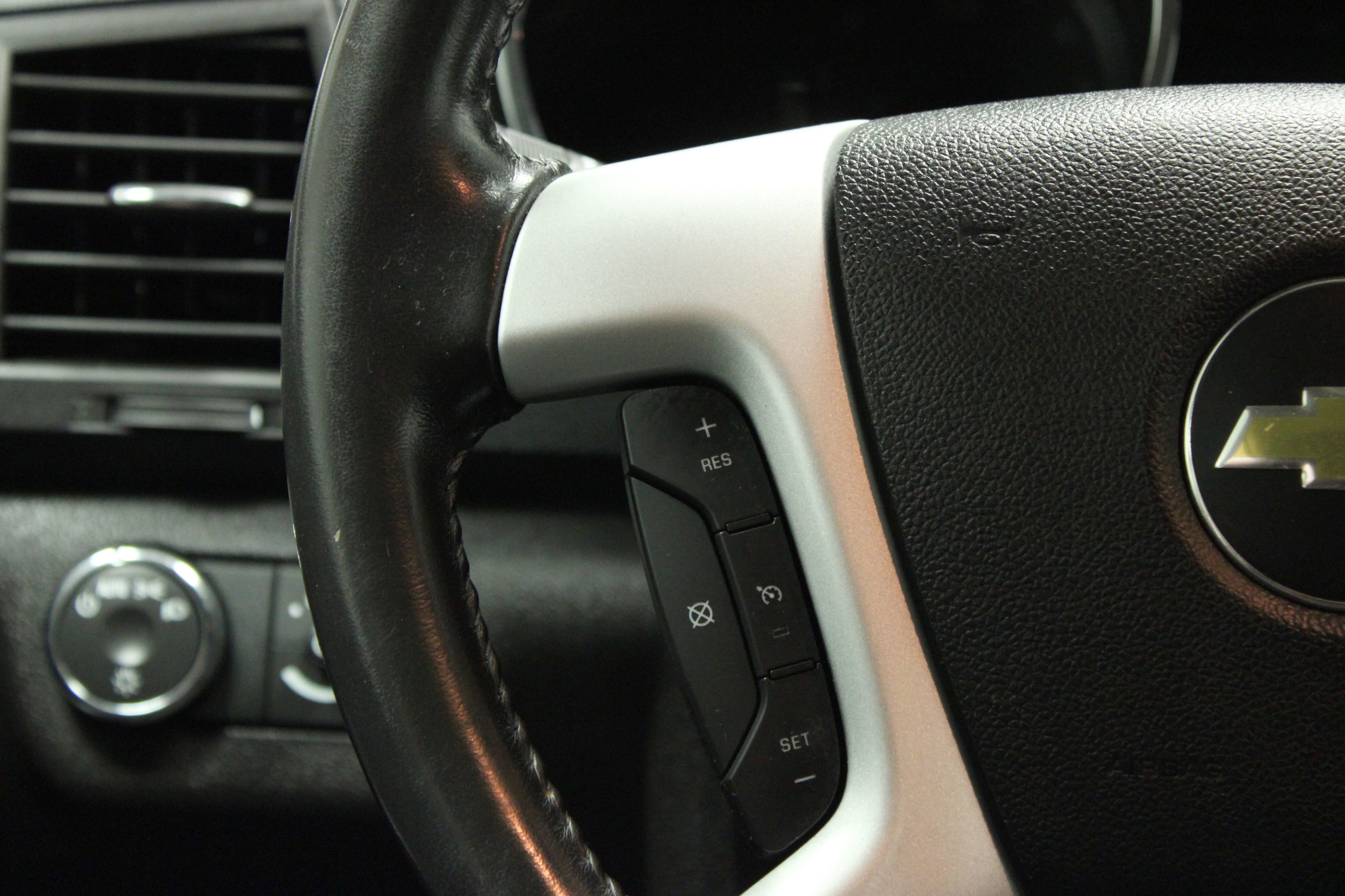 Used 2012 Chevrolet Traverse LT FWD image 21