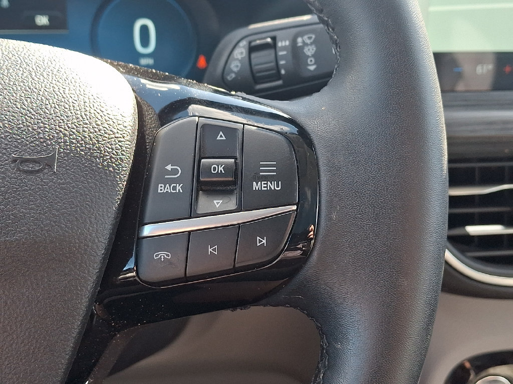 Used 2023 Ford Escape Platinum w/ Premium Technology Package AWD/4WD image 23