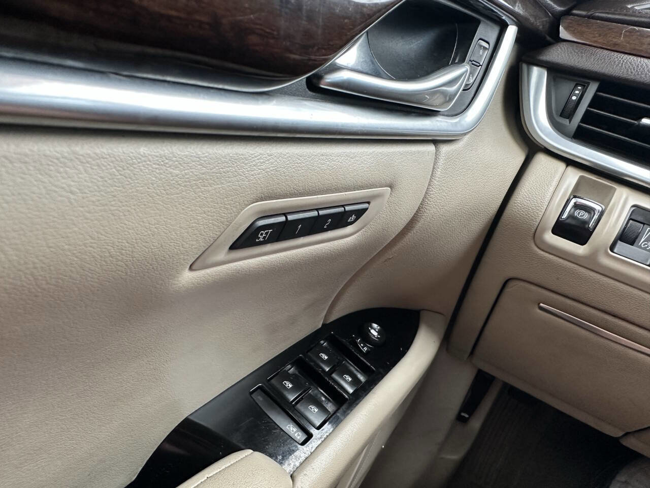 Used 2016 Cadillac XTS Luxury w/ Driver Awareness Package image 13