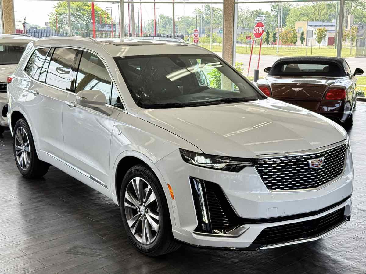 Used 2024 Cadillac XT6 Premium Luxury w/ Technology Package image 1