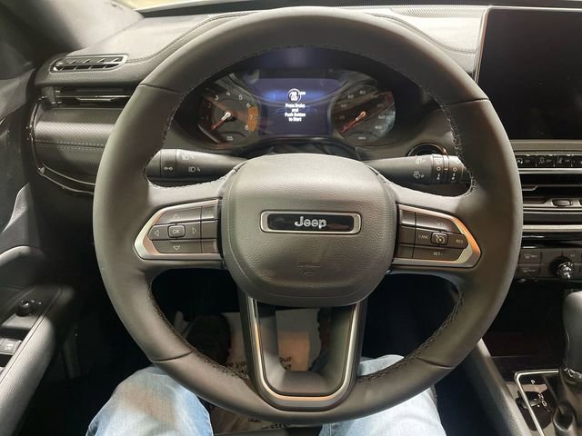 New 2026 Jeep Compass Latitude image 14