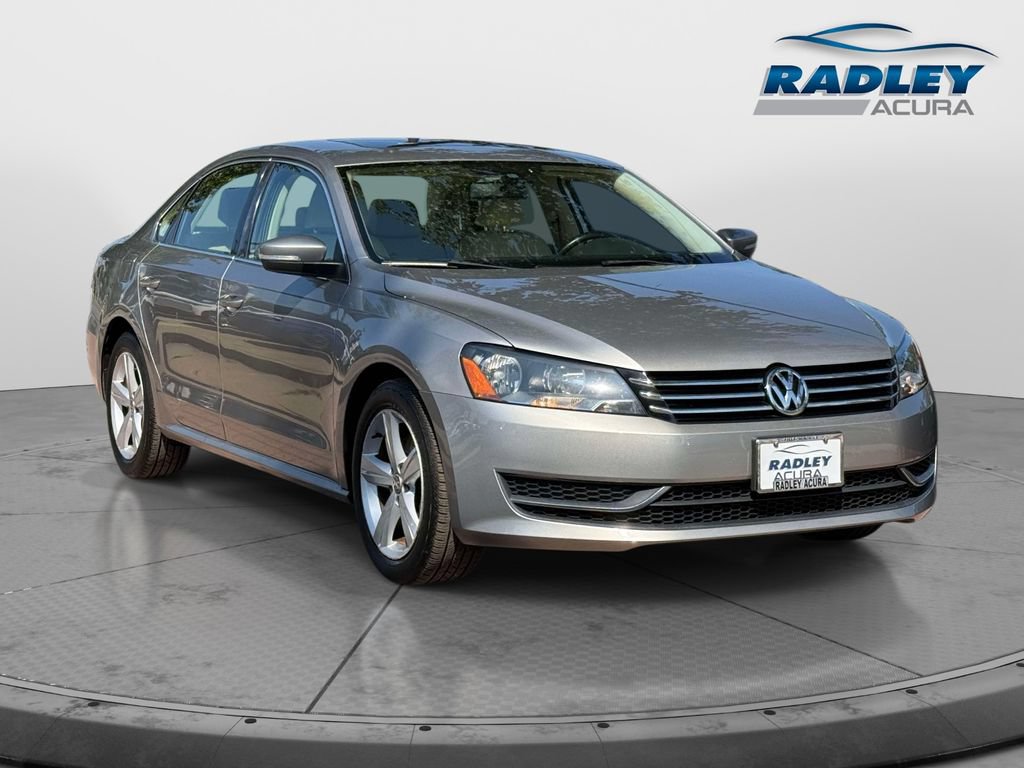 Used 2013 Volkswagen Passat 2.5 SE FWD image 1