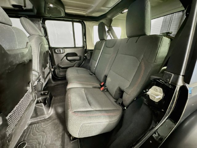 Used 2024 Jeep Wrangler Unlimited Rubicon AWD/4WD image 27
