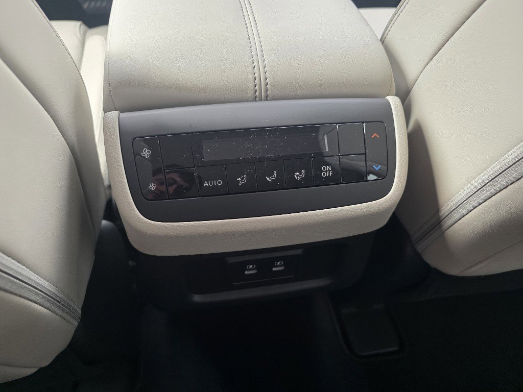 New 2026 Nissan Pathfinder SL image 14