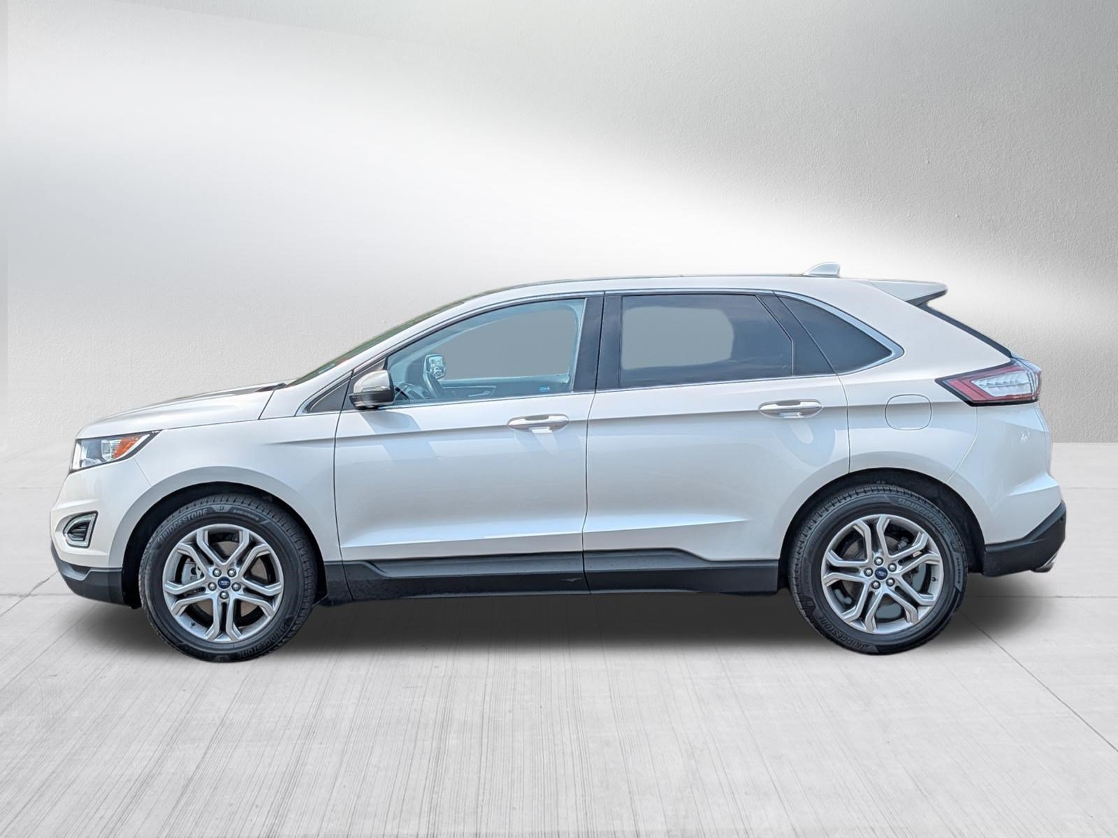 Used 2016 Ford Edge Titanium w/ Equipment Group 301A AWD/4WD image 4