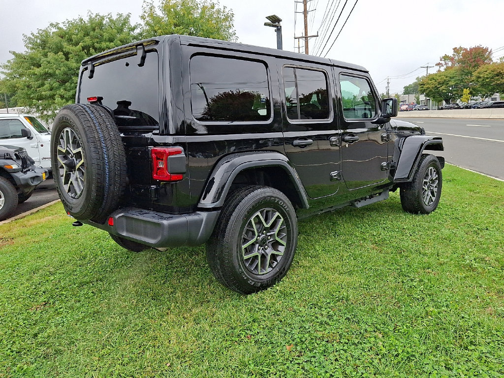 Certified 2026 Jeep Wrangler Unlimited Sahara AWD/4WD image 6