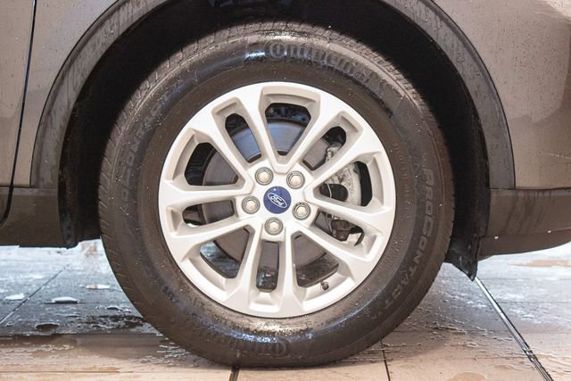 Used 2020 Ford Escape SE image 9