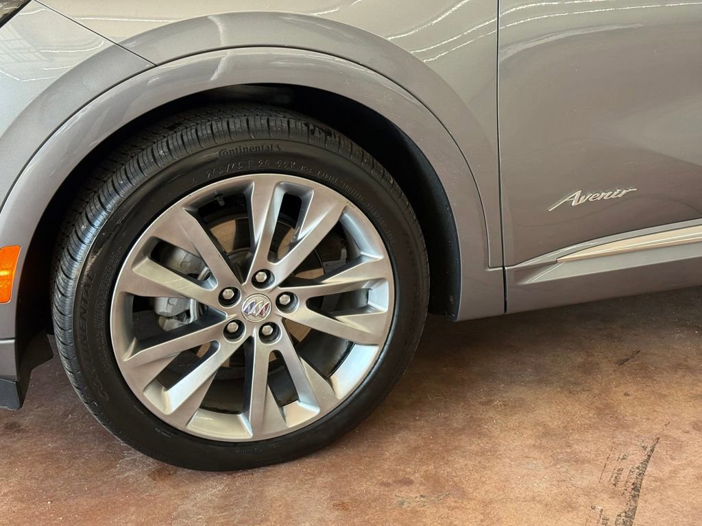 Used 2022 Buick Envision Avenir w/ Technology Package II image 22