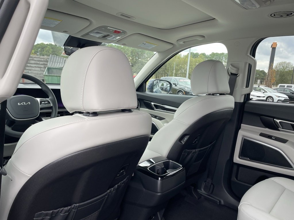 New 2025 Kia Telluride S image 28