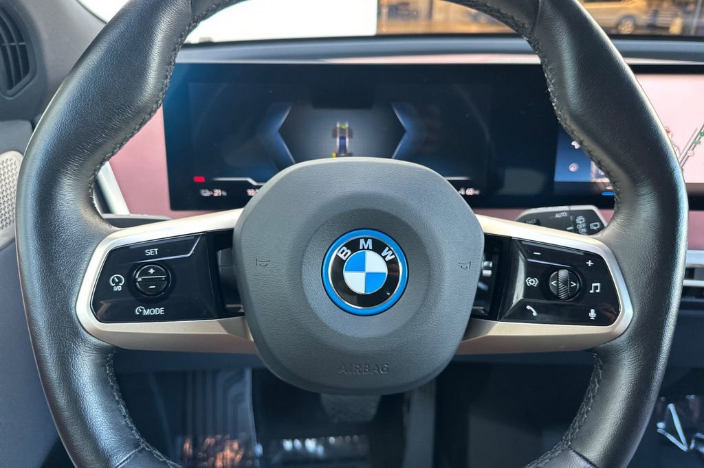 Used 2023 BMW iX M60 image 27