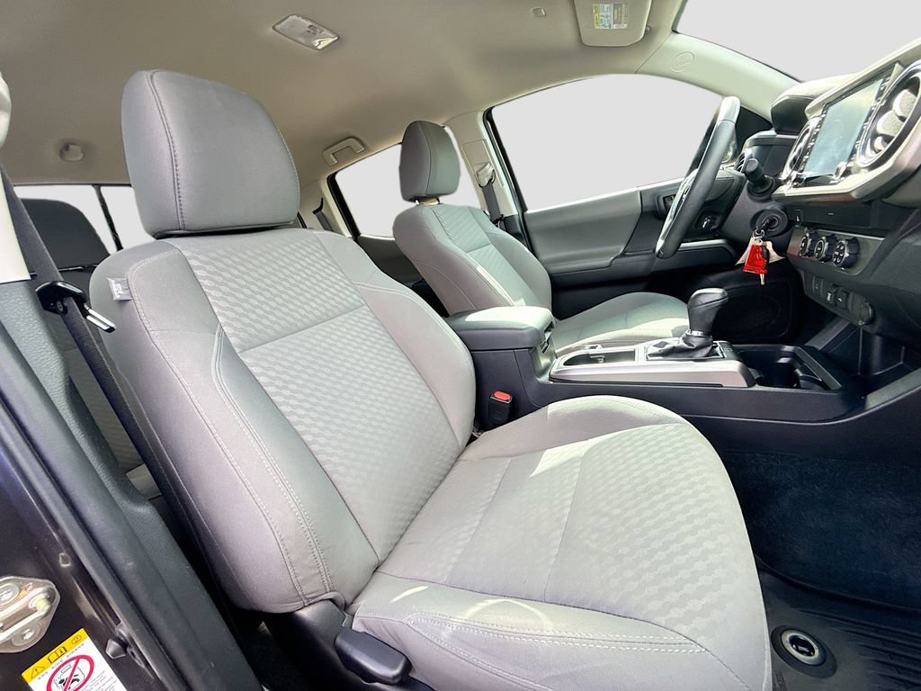 Used 2020 Toyota Tacoma SR5 RWD image 32