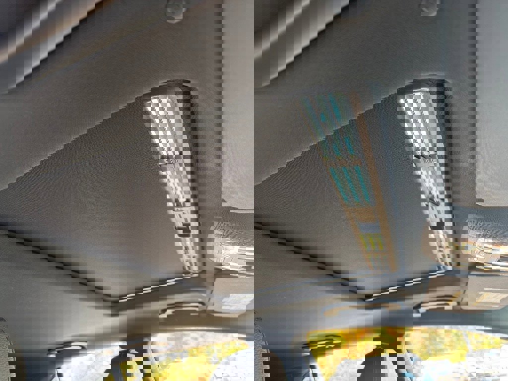 Used 2022 Mercedes-Benz GLE 350 4MATIC w/ Premium Package image 34