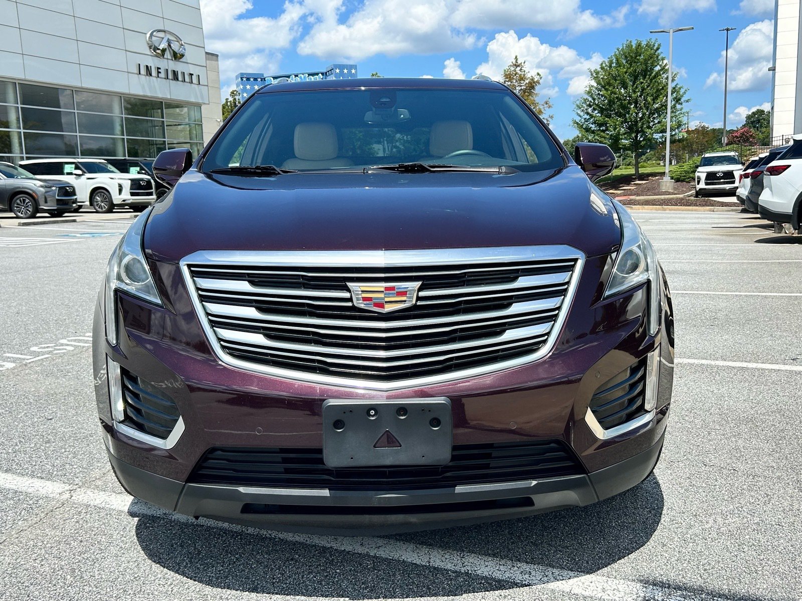 Used 2017 Cadillac XT5 Luxury w/ Driver Awareness Package FWD image 2
