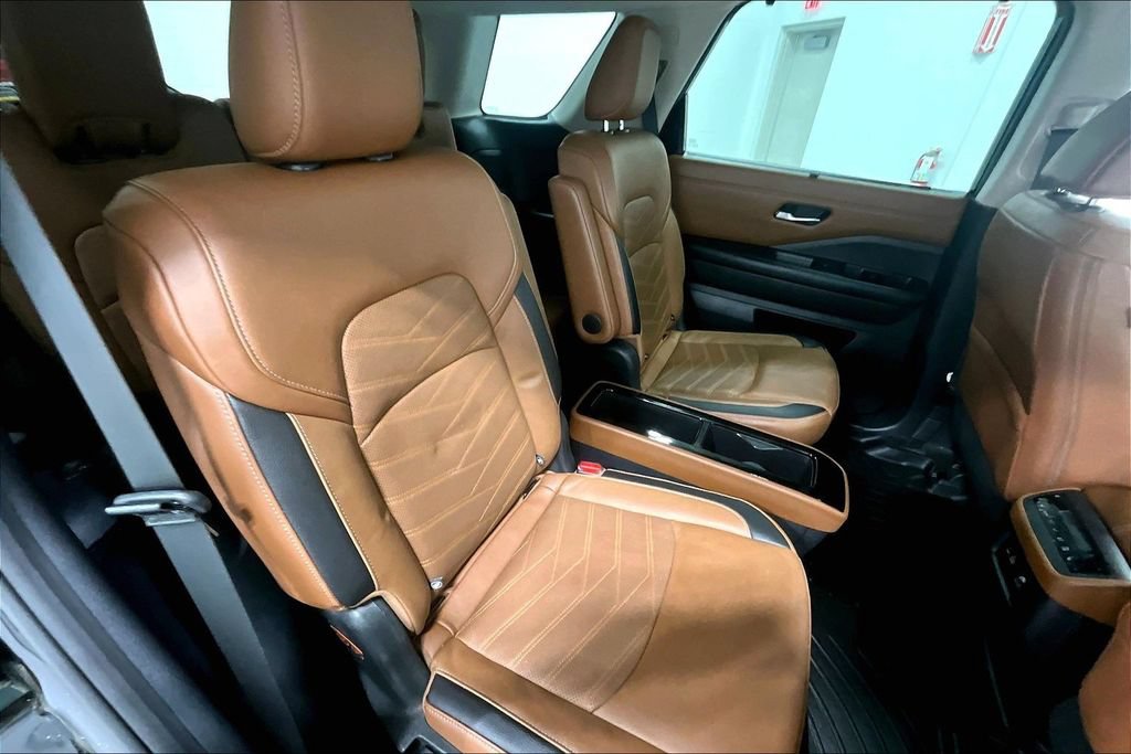 Used 2023 Nissan Pathfinder Platinum FWD image 33