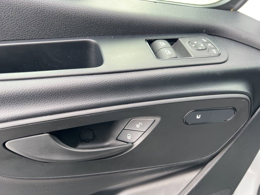 Used 2025 Mercedes-Benz Sprinter 2500 image 13