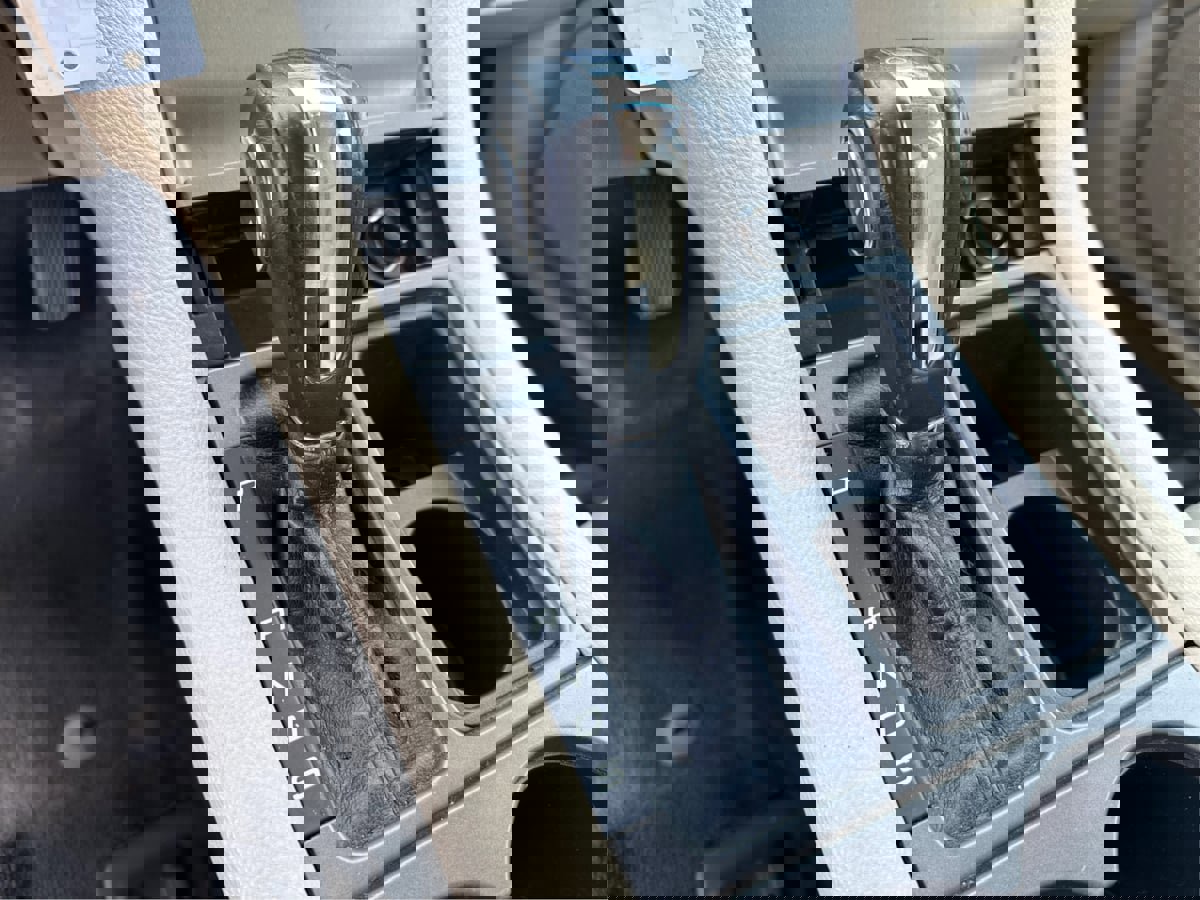 Used 2019 Ford Taurus SEL AWD/4WD image 17