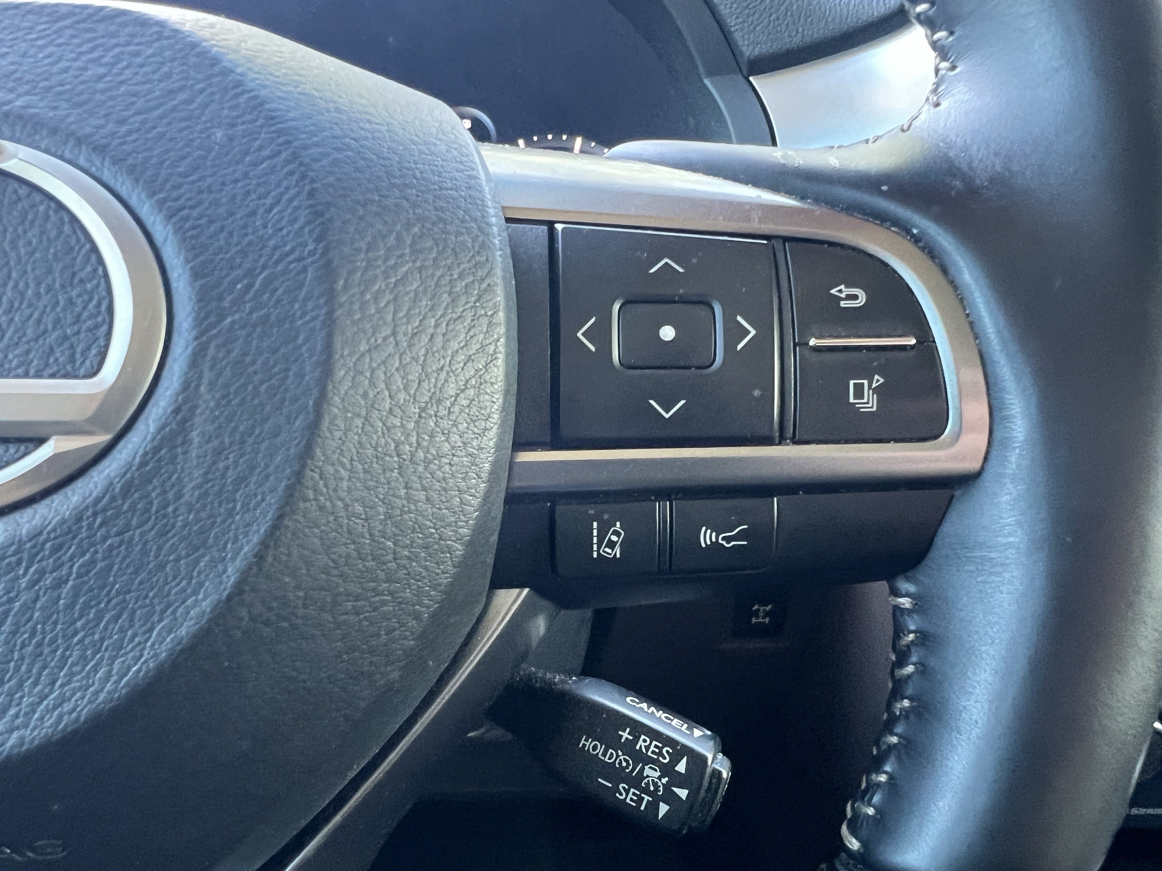 Used 2023 Lexus GX 460 Luxury w/ Sport Design Package AWD/4WD image 20