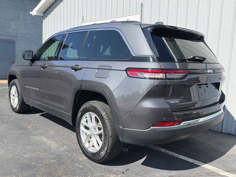 Used 2023 Jeep Grand Cherokee Laredo X AWD/4WD image 11