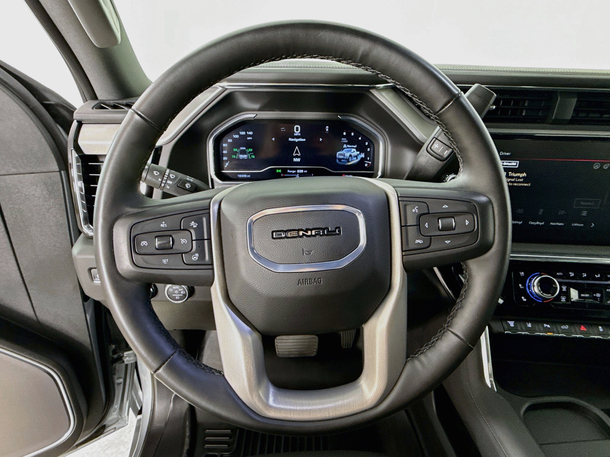 Used 2025 GMC Sierra 3500 Denali w/ Denali Reserve Package AWD/4WD image 13