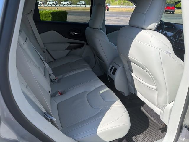 Used 2019 Jeep Cherokee Limited image 7