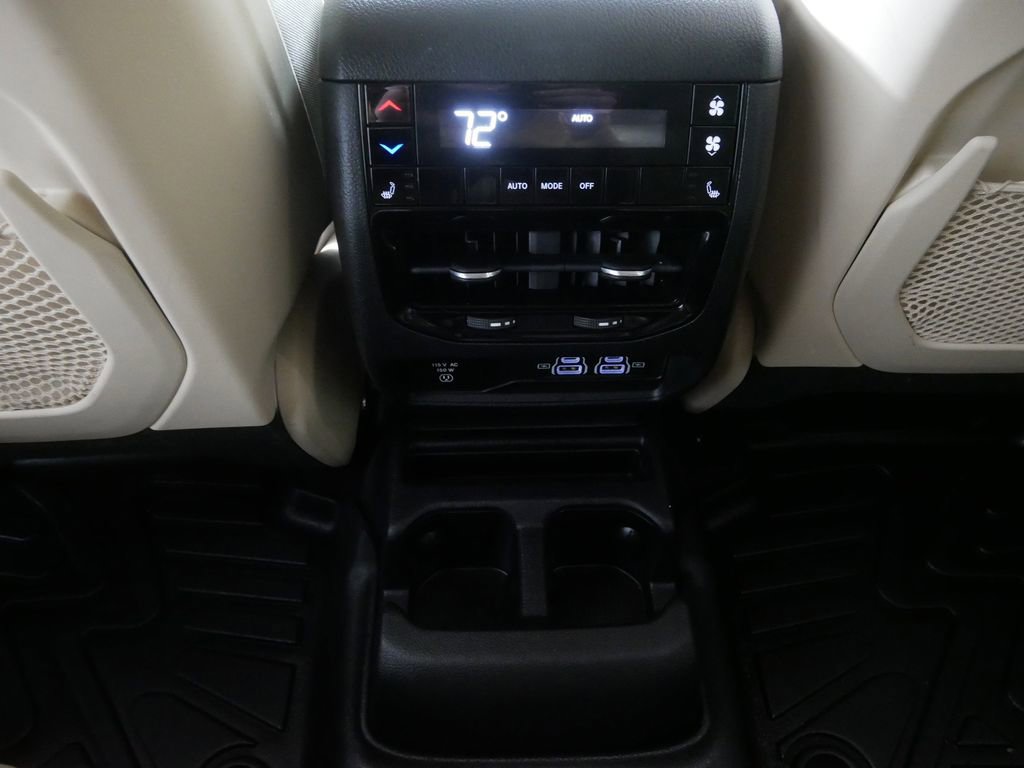 Used 2022 Jeep Grand Cherokee L Limited AWD/4WD image 24