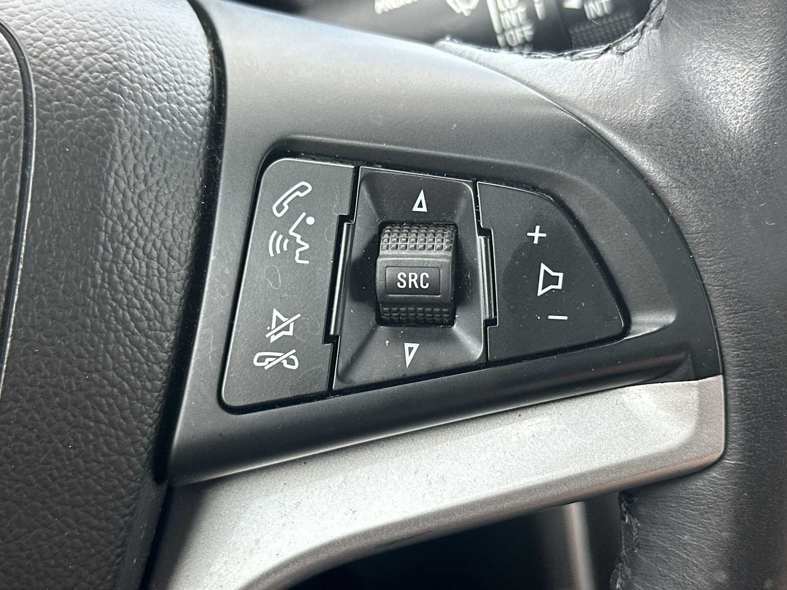 Used 2021 Chevrolet Trax LT w/ Premium Seat Package AWD/4WD image 26