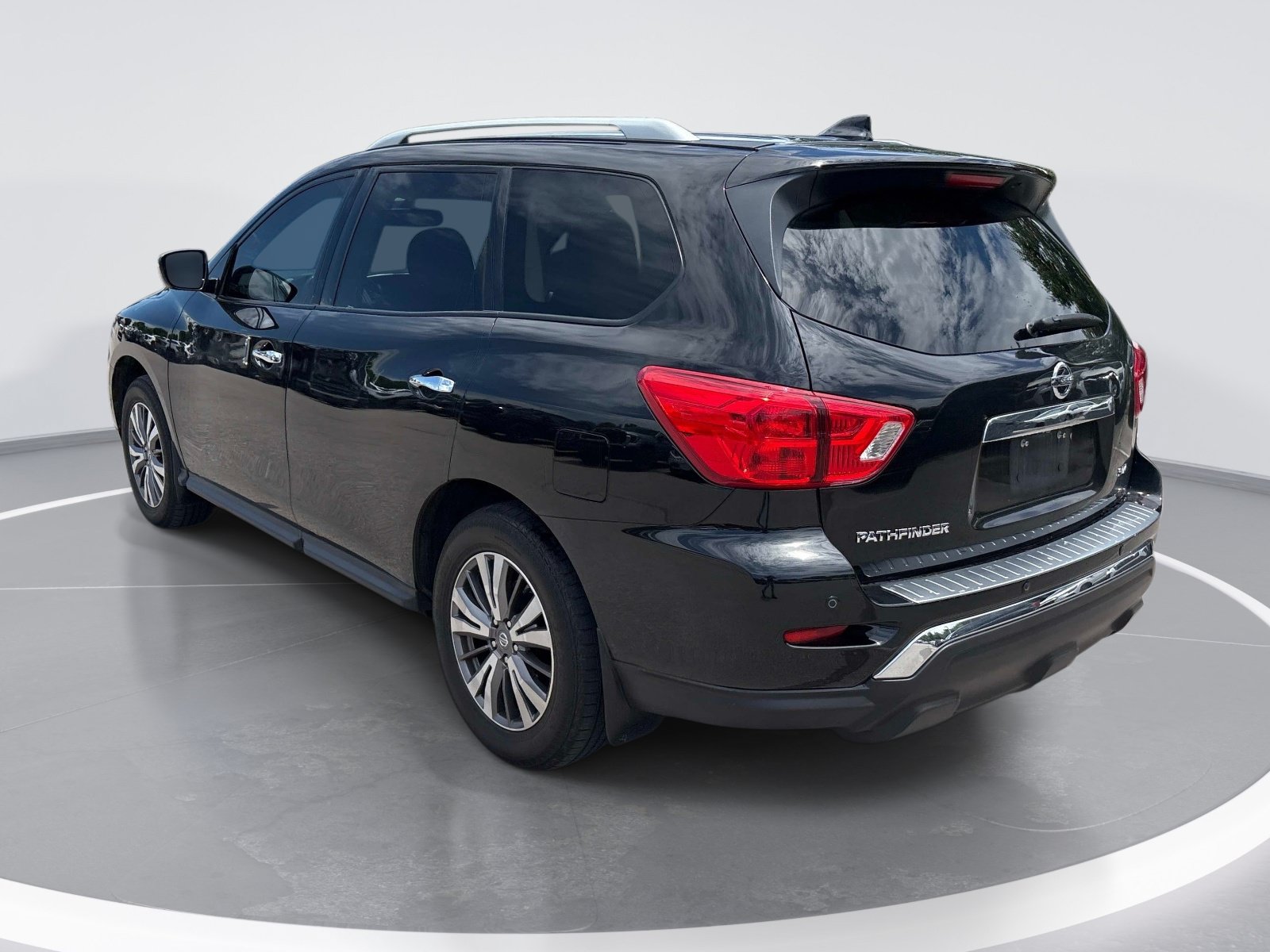 Used 2020 Nissan Pathfinder SV FWD image 6