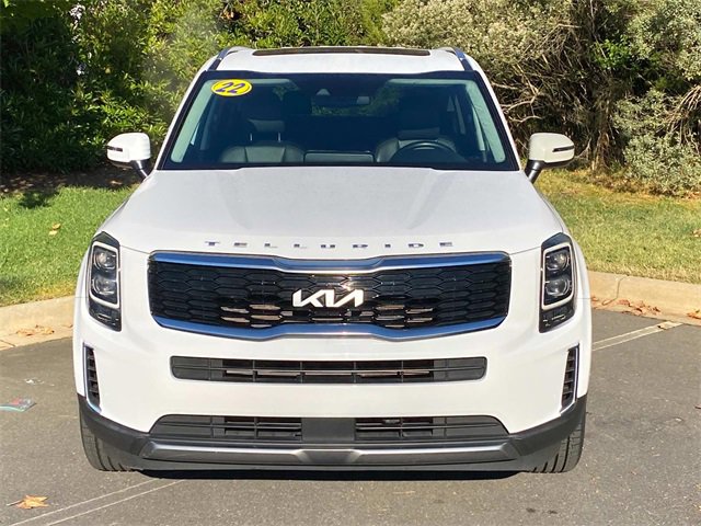 Used 2022 Kia Telluride EX w/ EX Premium Package image 2