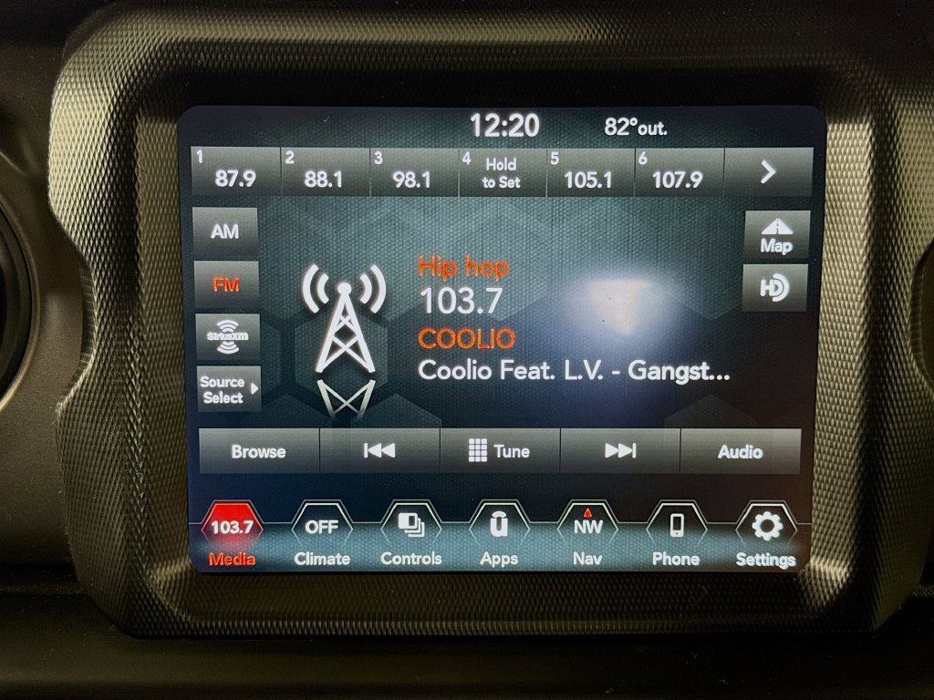 Used 2022 Jeep Gladiator Sport AWD/4WD image 17