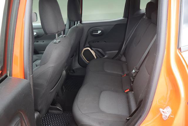 Used 2016 Jeep Renegade Latitude image 13