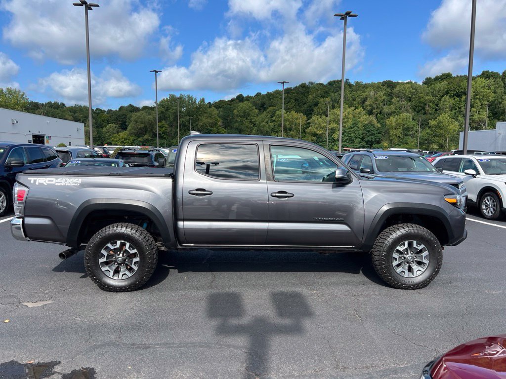 Used 2023 Toyota Tacoma TRD Off-Road w/ Black Out Package (TMS) AWD/4WD image 6