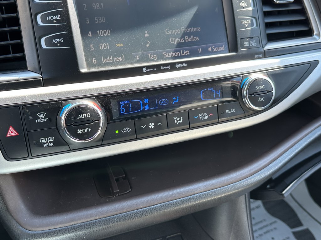 Used 2019 Toyota Highlander XLE FWD image 13