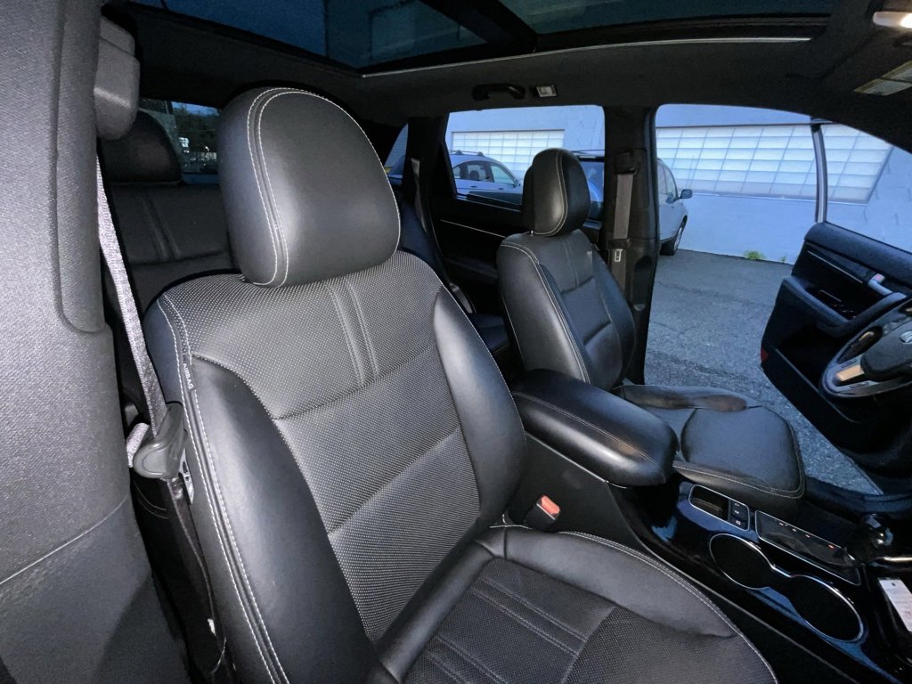 Used 2015 Kia Sorento SX image 36