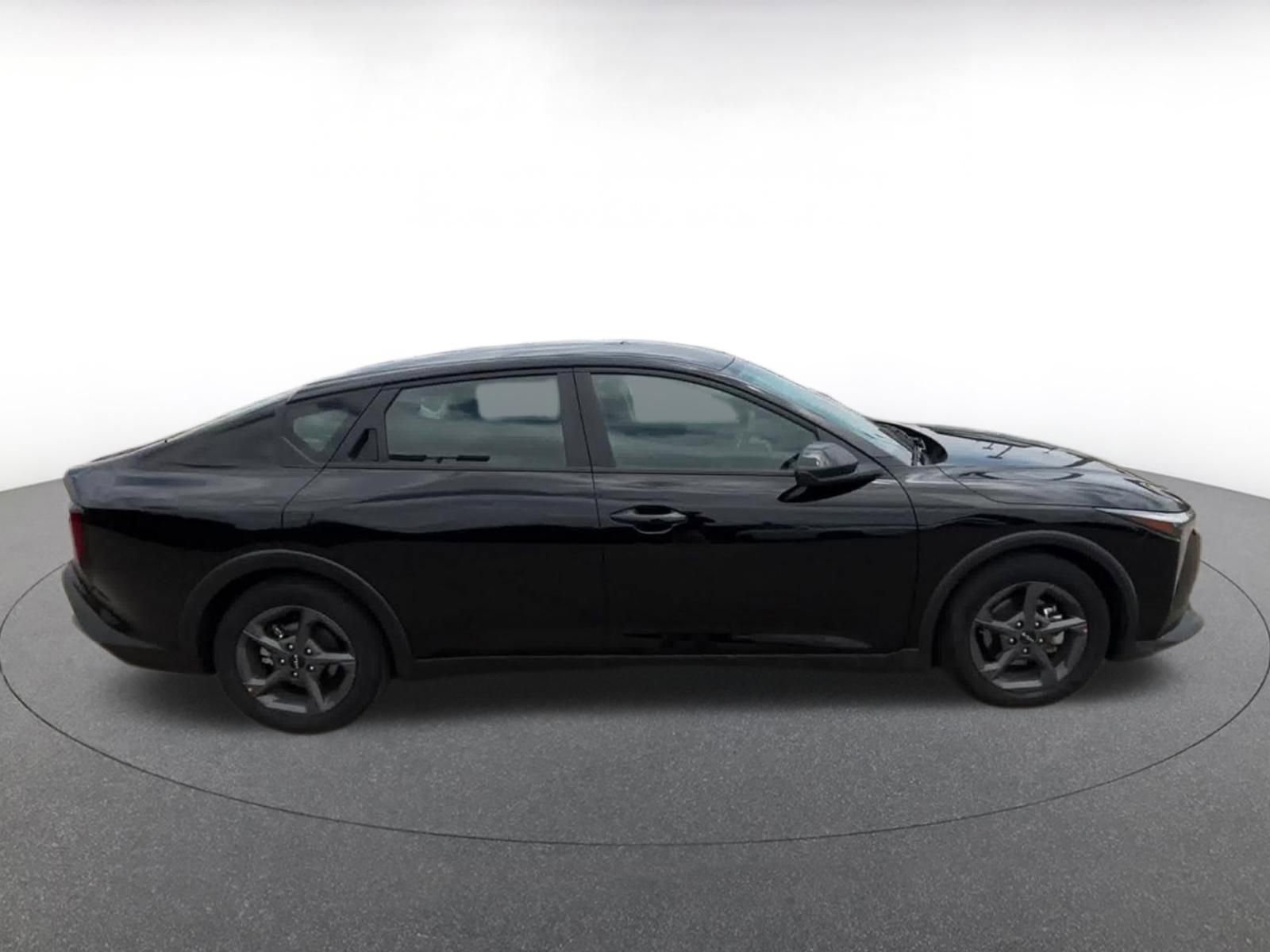 Used 2025 Kia K4 FWD image 16