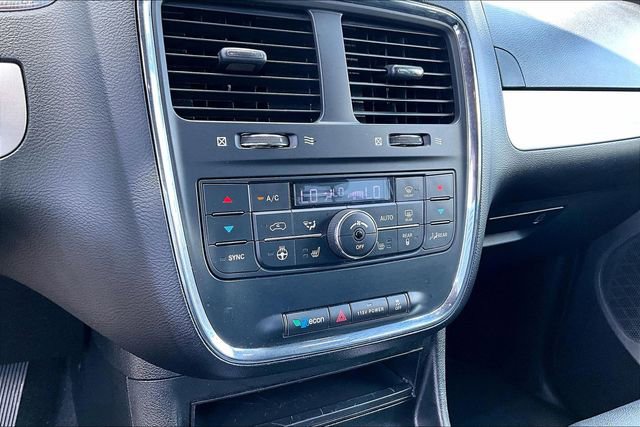Used 2017 Dodge Grand Caravan GT FWD image 16