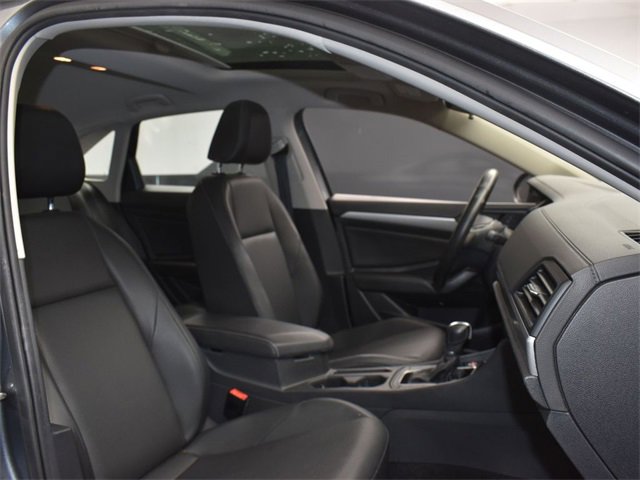 Used 2019 Volkswagen Jetta R-Line image 12