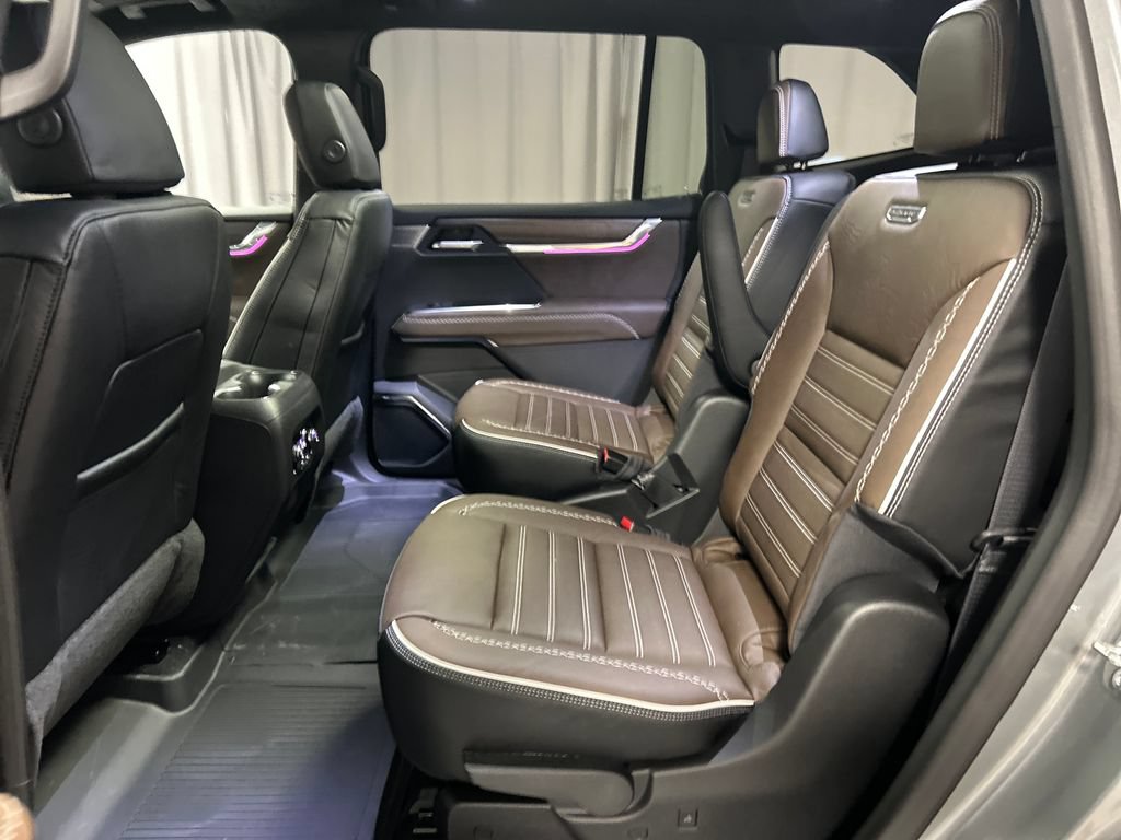 New 2026 GMC Acadia Denali Ultimate w/ LPO, Floor Liner Package AWD/4WD image 21