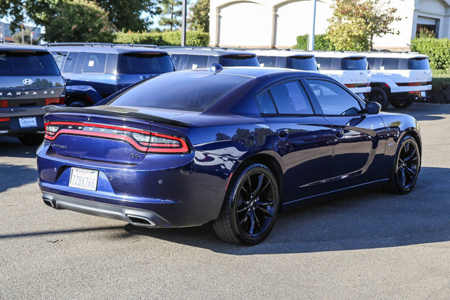 Used 2017 Dodge Charger R/T w/ Plus Group RWD image 5