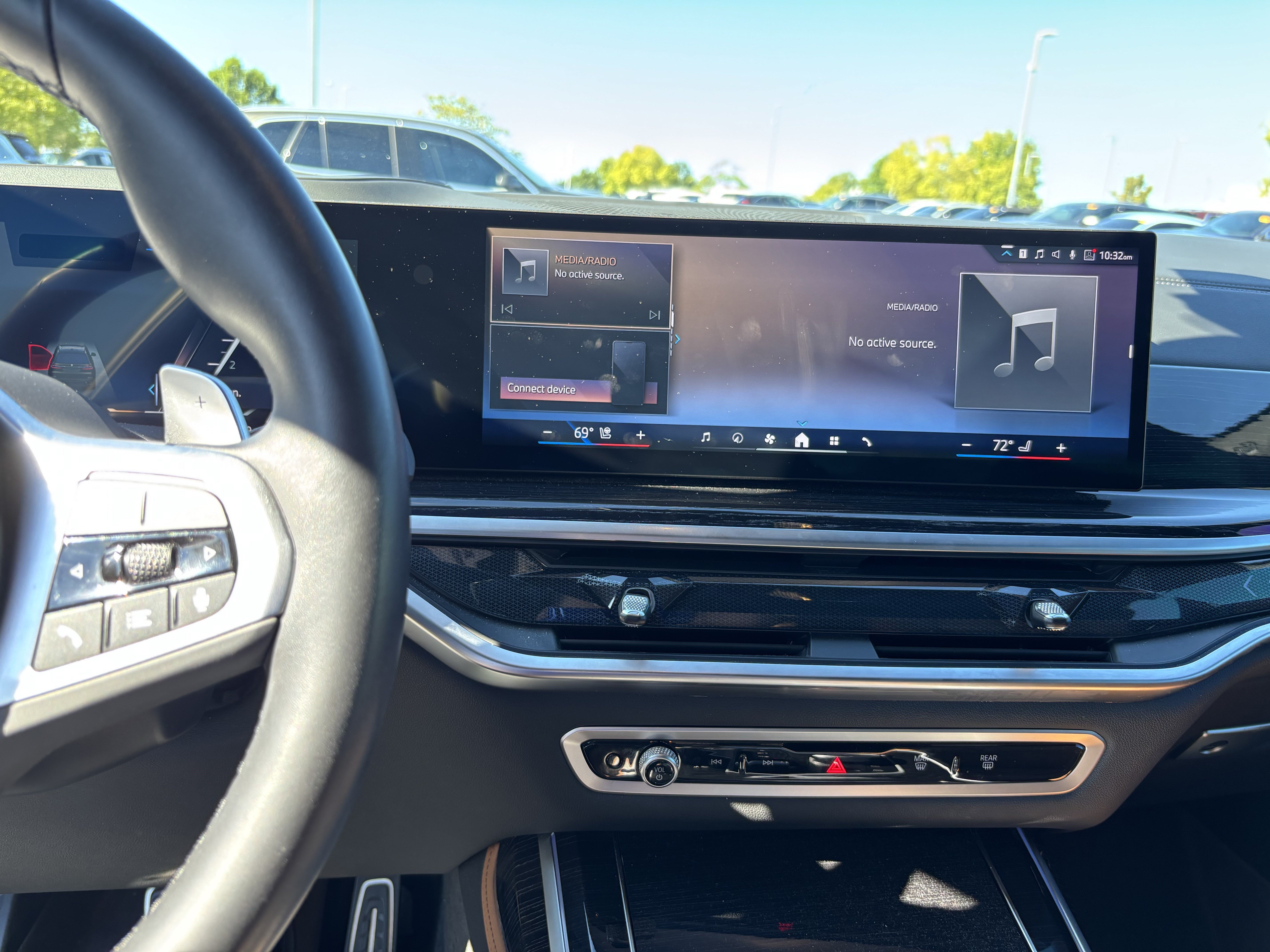 Certified 2025 BMW X7 xDrive40i w/ M Sport Package AWD/4WD image 17