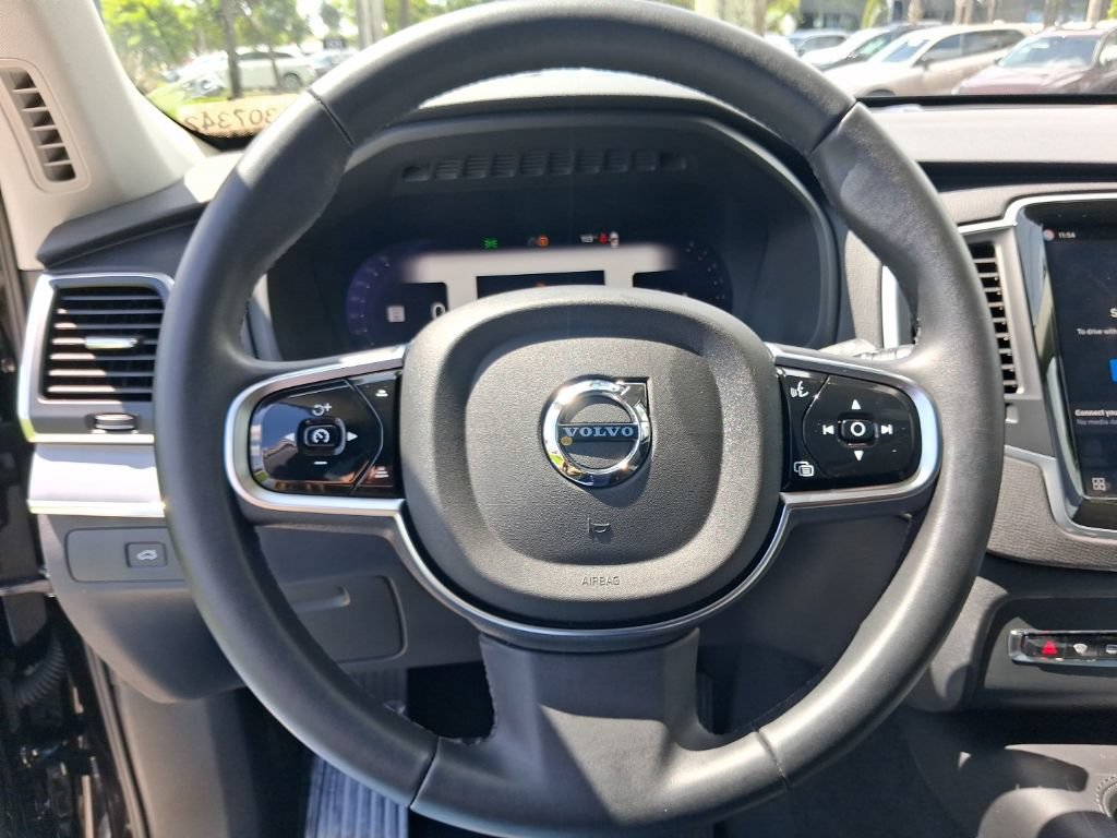 Certified 2025 Volvo XC90 B5 Core w/ Protection Package Premier AWD/4WD image 17