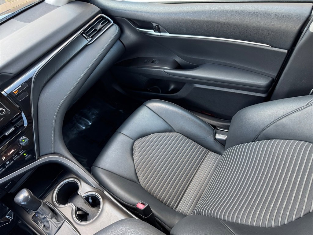Used 2021 Toyota Camry SE image 17