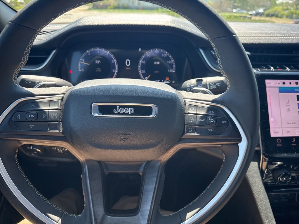 Used 2024 Jeep Grand Cherokee L Limited AWD/4WD image 15